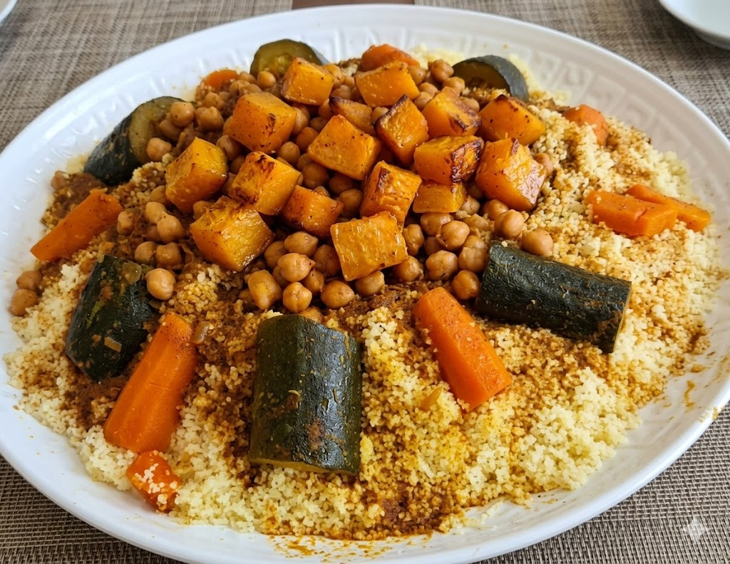assiette de couscous végétarien